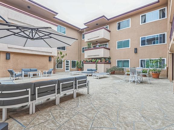 5th image of 1121 N Olive Dr APT 313