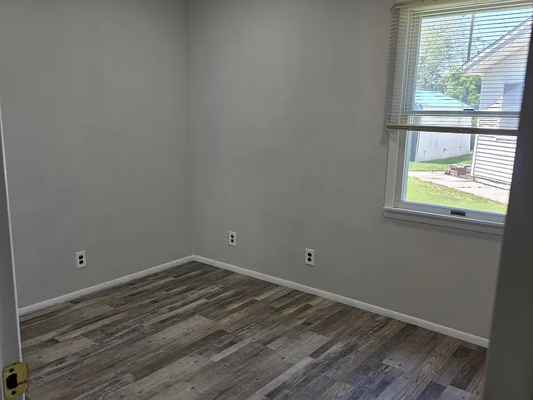 6 Linden Ave — Photo 5