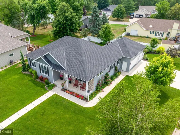 201 Barkley Cir E, Cannon Falls, MN 55009