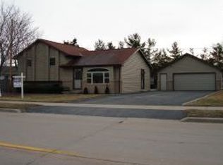 891 W Airport Rd, Menasha, WI 54952