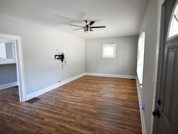 5th image of 2120 E Blackford Ave