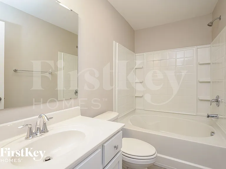 2377 Dukes Hollow Ct — Photo 17
