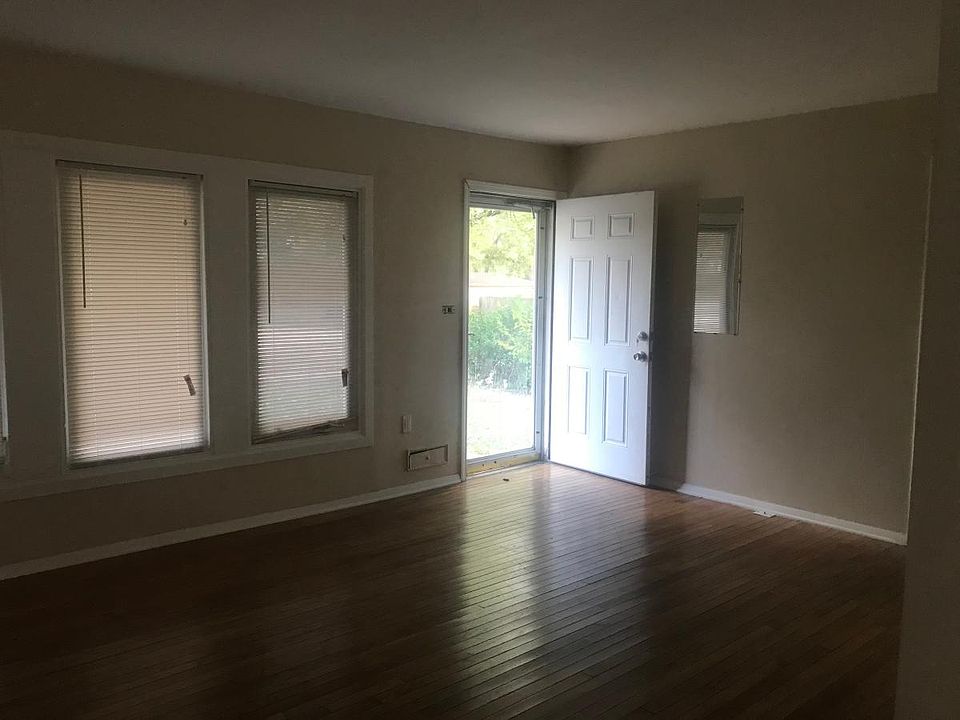 1st image of 7605 E 107th St