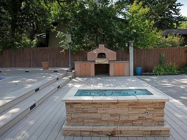 916 Poly Dr — Photo 17