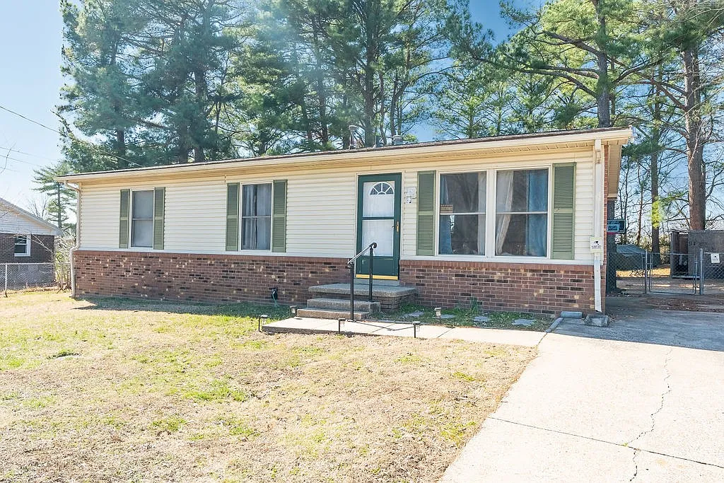 621 Evergreen Park Dr photo 1