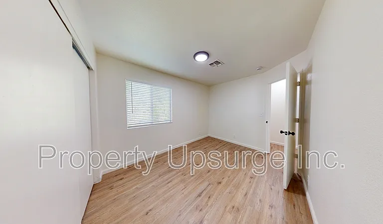 1450 Victor Ave #B — Photo 12