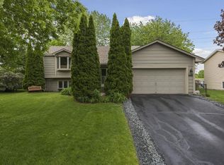 9097 Sycamore Ln N, Maple Grove, MN 55369