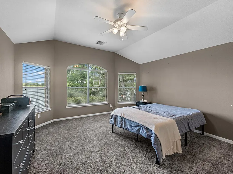 2519 Fair Oak St — Photo 24
