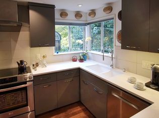 909 N 35th St APT 201, Seattle, WA 98103