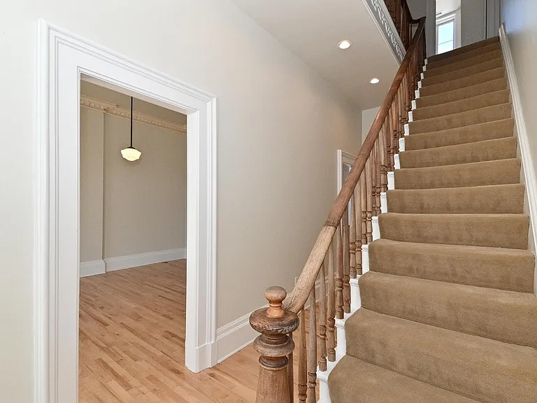 408 S 3rd St — Photo 3