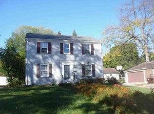 216 Robert Ave, Rockford, IL 61107