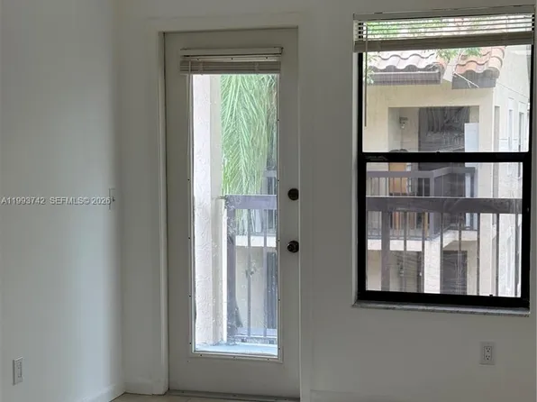 4221 W McNab Rd APT 42, Pompano Beach, FL 33069