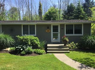6922 3rd St, Douglas, MI 49406
