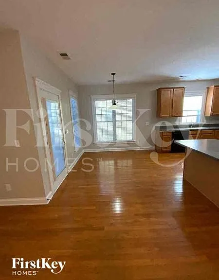205 Barberry St — Photo 5