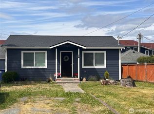 916 35th St, Anacortes, WA 98221