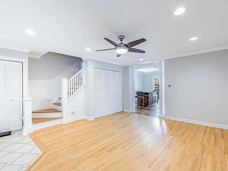 3413 S Indiana Ave — Photo 4