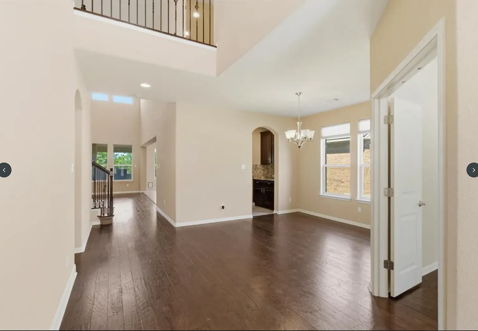 1511 Rimstone Dr — Photo 2