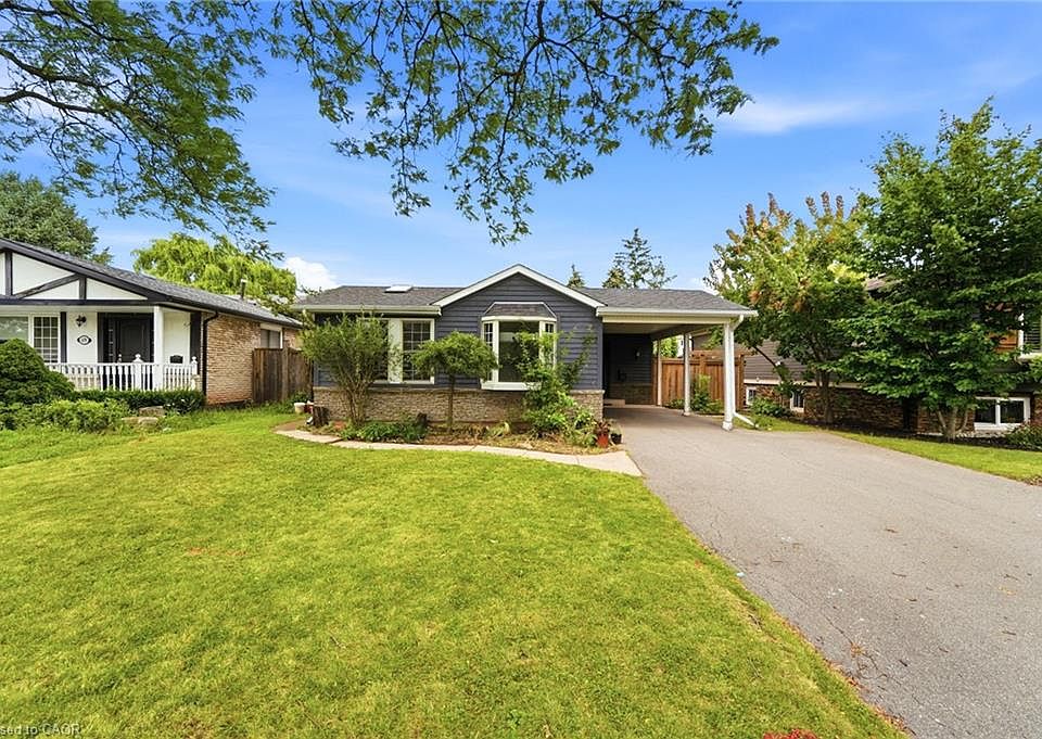 1st image of 677 Lomond Cres