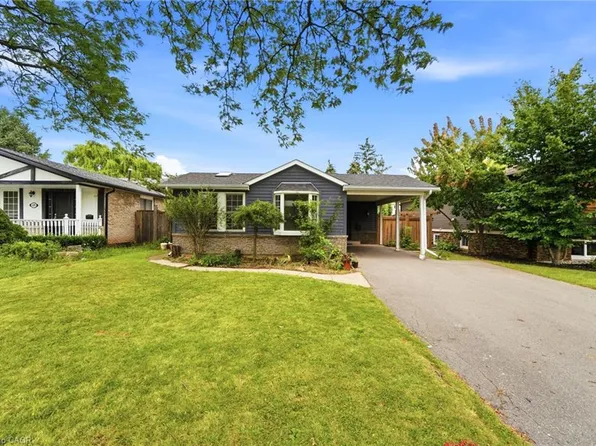 677 Lomond Cres, Burlington, ON L7L 2N8