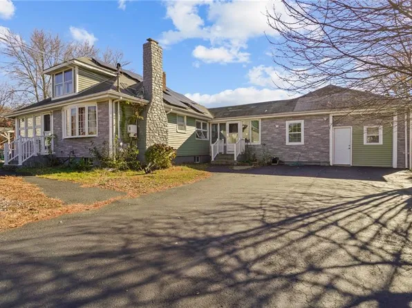 48 Cedar St, Johnston, RI 02919