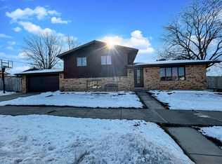 940 Old Beach Rd, Dyer, IN 46311