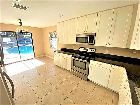 4th image of 2724 N Terrace Dr