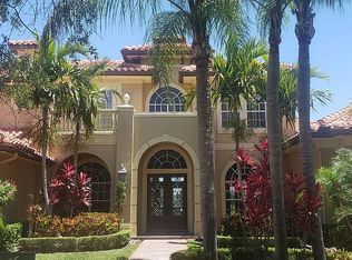 9481 Silverthorn Rd, Seminole, FL 33777