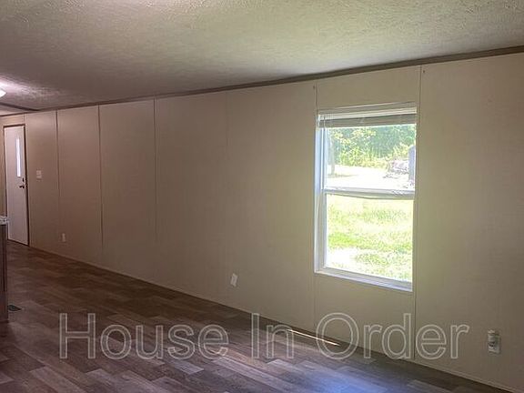 2nd image of 114 Shamrock Park Dr
