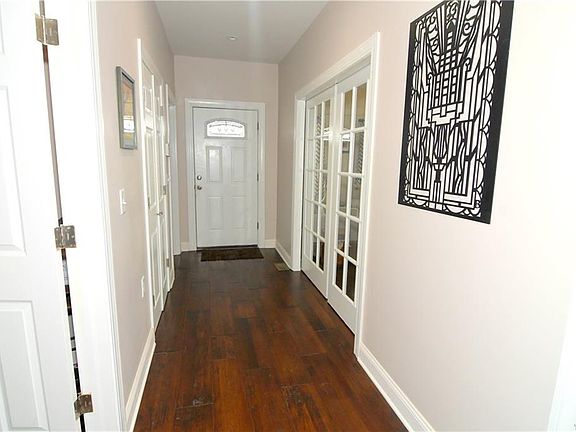 4th image of 3882 Delaware Ave