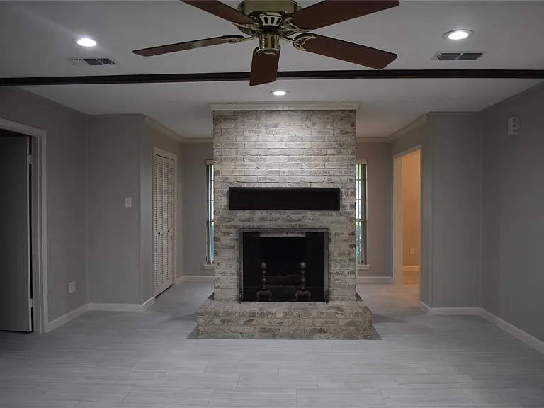 3110 Springhill Dr — Photo 5