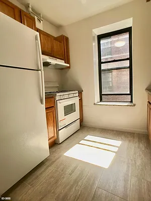 Rented by Corcoran | media 27