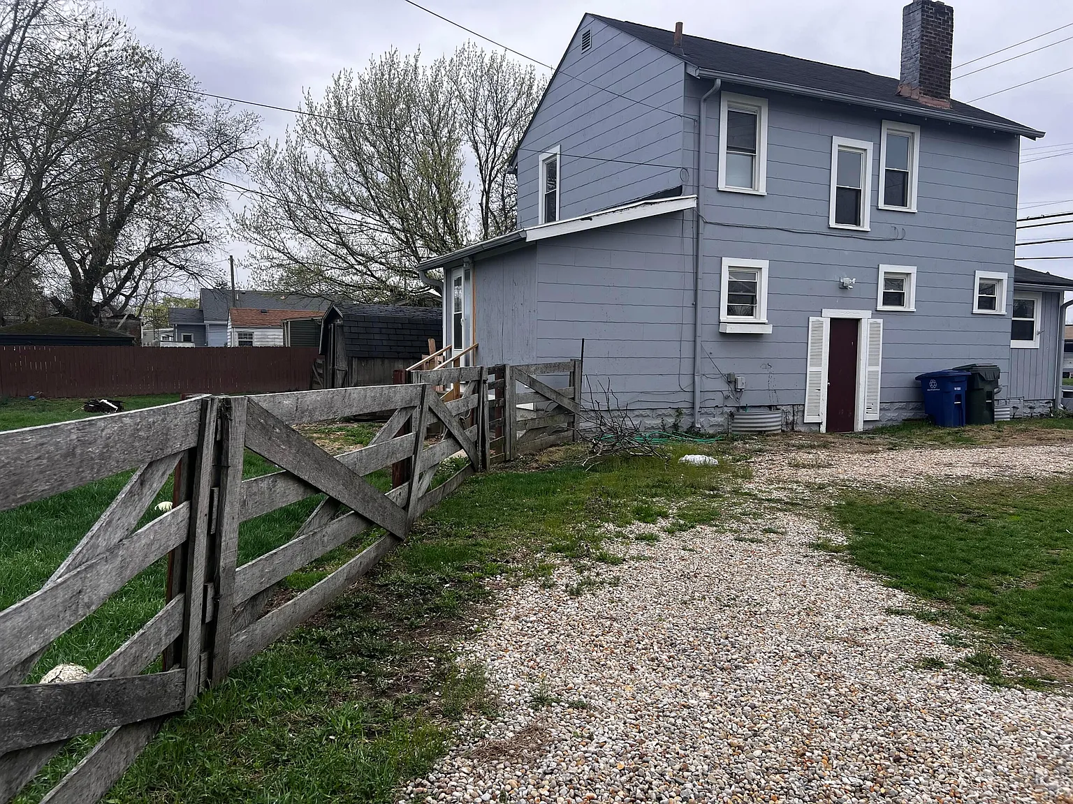 1146 Brentnell Ave photo 1