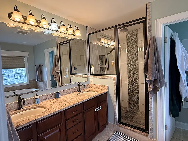 704 Stagecoach Dr — Photo 4