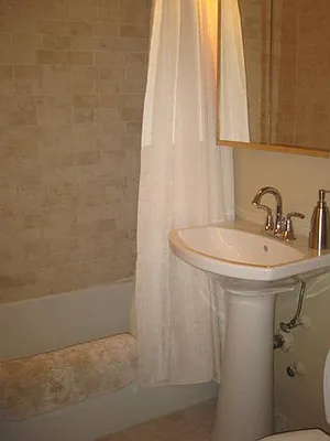Rented by Ariela Heilman Real Estate | media 7