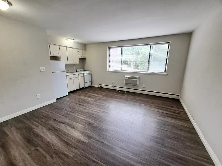 214 Place Apartments — Photo 47