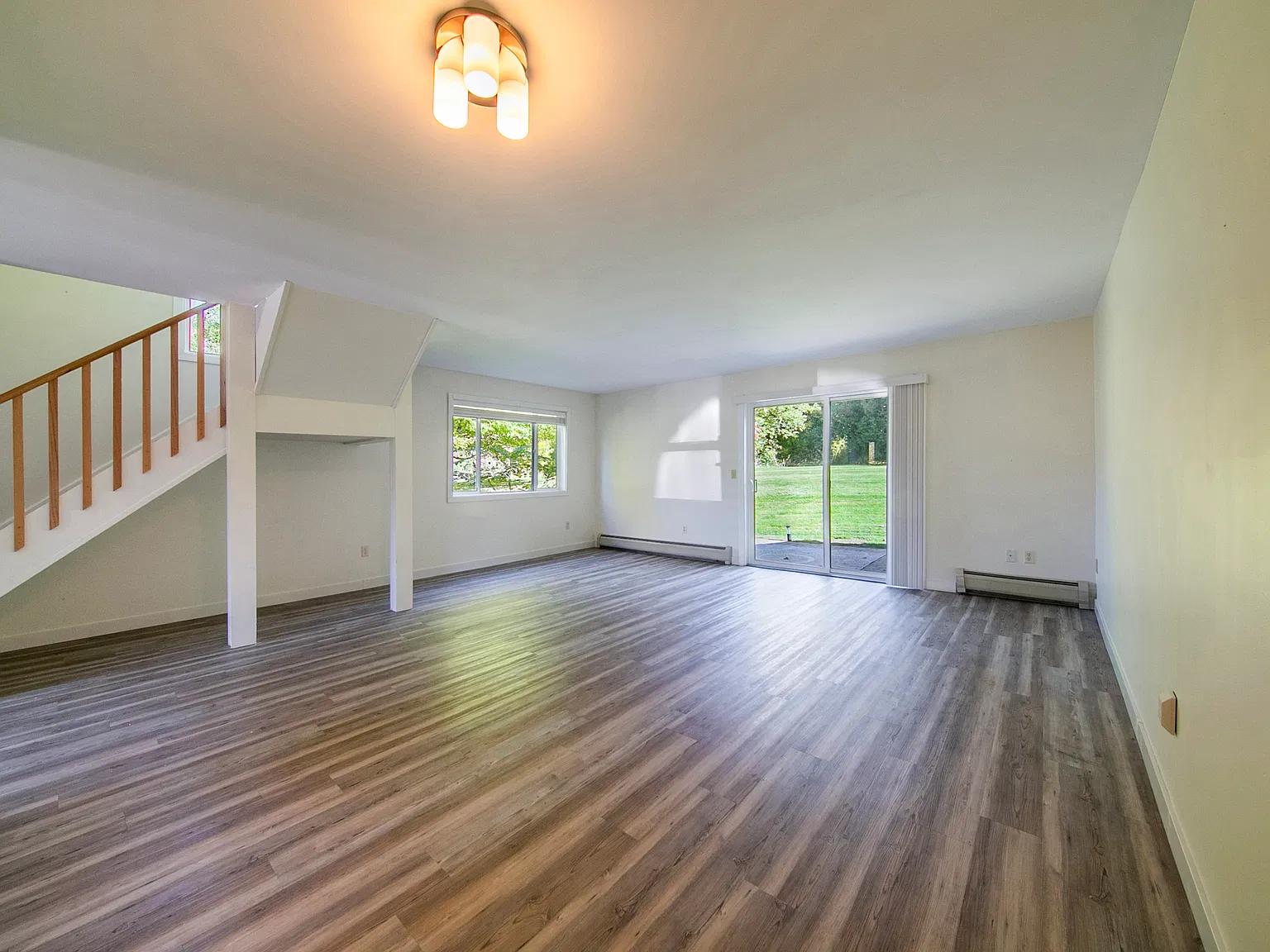3 bed, 1.5 bath, 1302 sqft, $3,150 — Photo 4