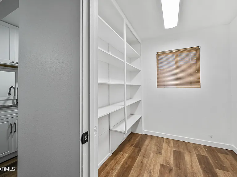 530 E Fairmont Dr — Photo 13