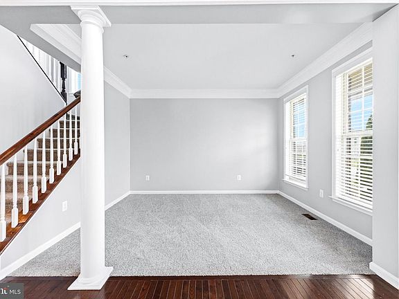 3rd image of 9429 Barnside Ct