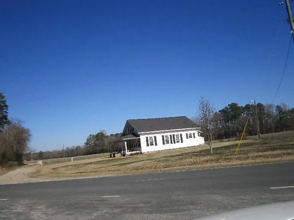 729 Hollow Bridge Rd, Autryville, NC 28318