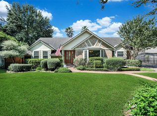 1049 Richelieu Ln, Houston, TX 77018