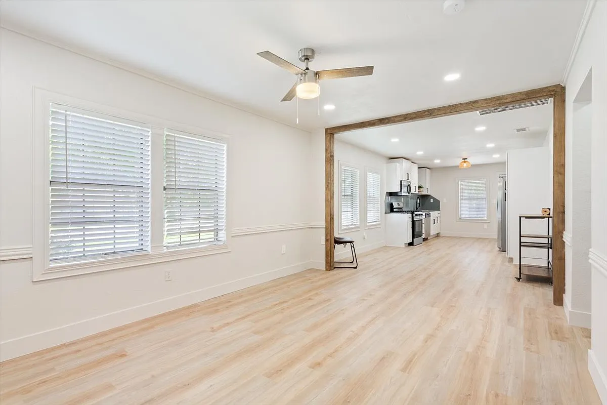 3 bed, 1182 sqft, $1,700 — Photo 3