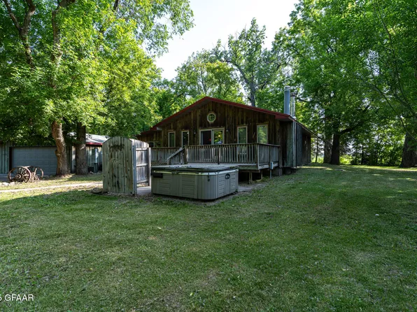 1445 10th Ave NE, Thompson, ND 58278