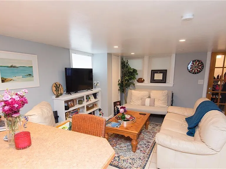 11 Crescent Rd #1 — Photo 9
