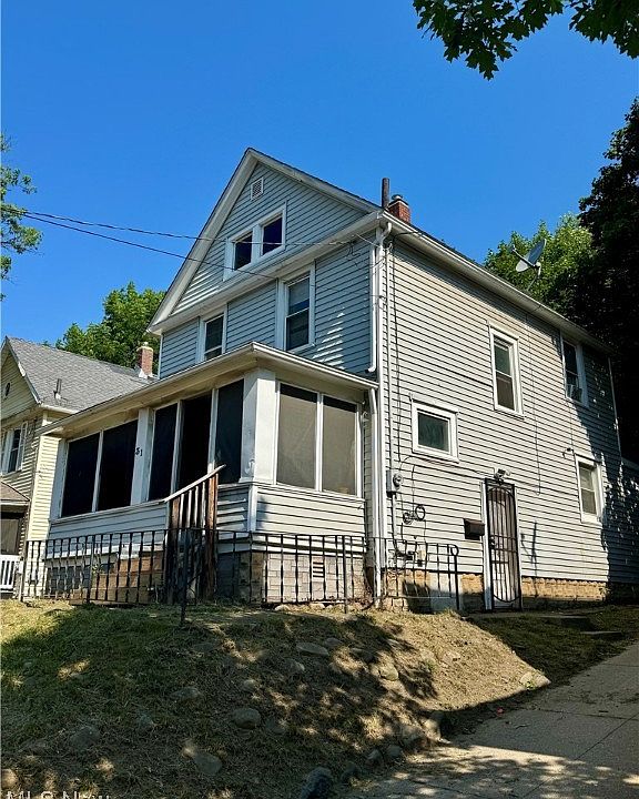 2nd image of 31 E Emerling Ave