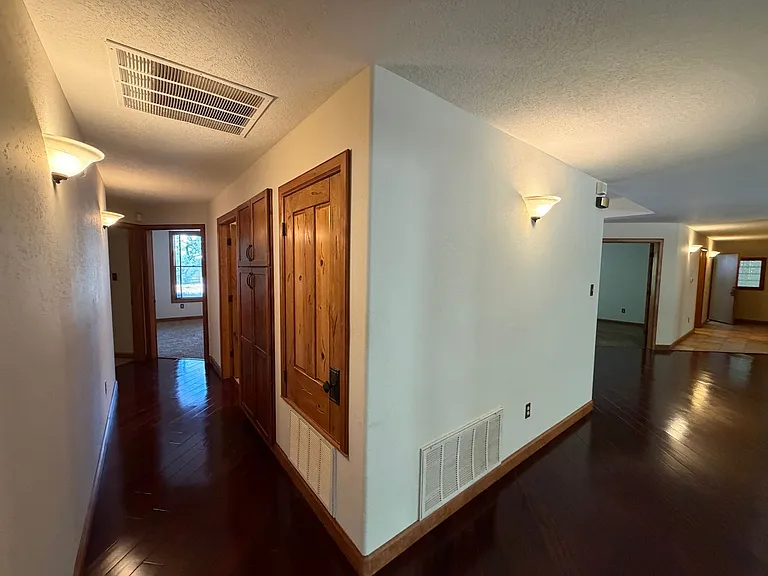 516 Sparrow Hawk Ct SE — Photo 5