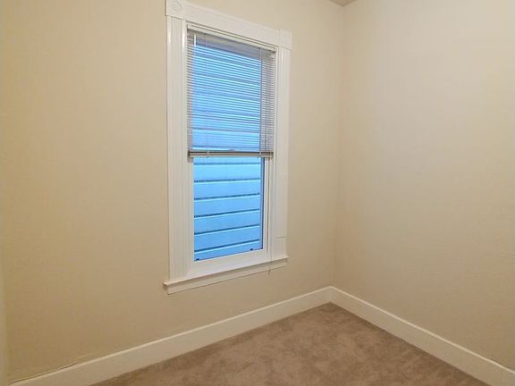 4th image of 2624 Bush St APT 1