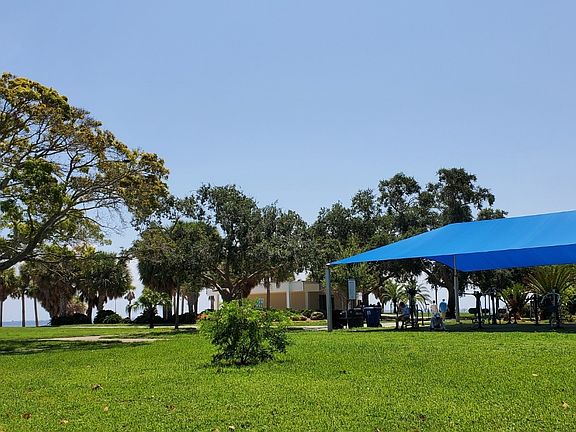 Workout area across the street in North Shore Park!