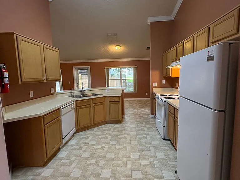 104 Herring Ln — Photo 6