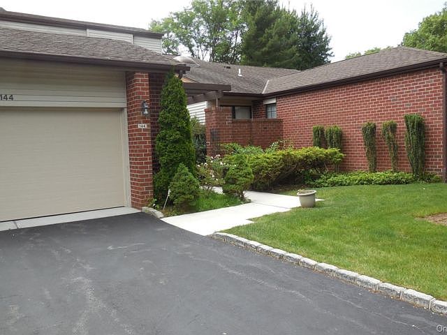 1st image of 144 Dove Hill Dr