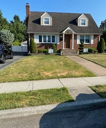 2nd image of 1034 Maple Ln